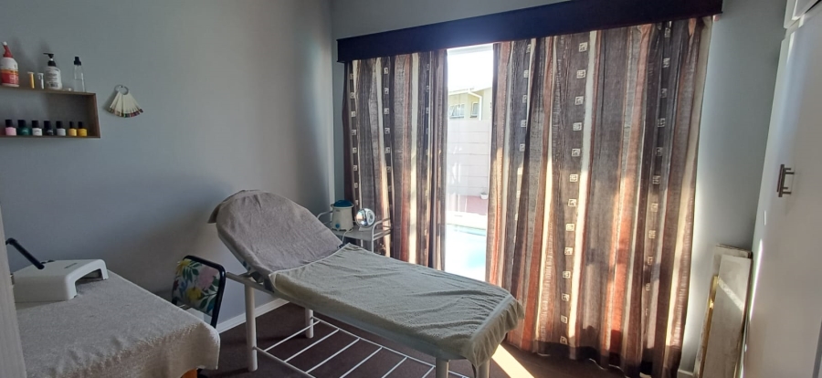 5 Bedroom Property for Sale in Morelig Free State